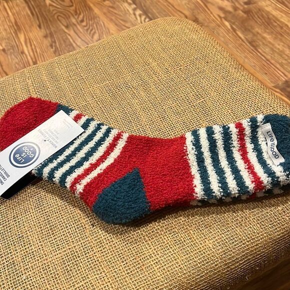 NWT Life is Good Snuggle socks - Picture 1 of 3